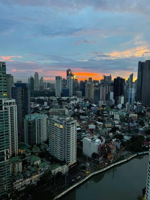 The Serene Escape Rockwell Makati City View 1Br Apartment Manila Exterior photo